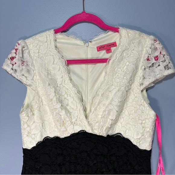 Betsey Johnson two tone lace flared skirt dress black and white - Picture 11 of 12